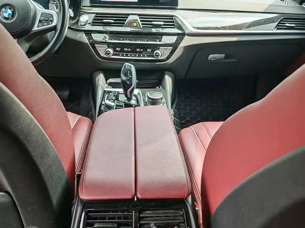 BMW 5 Series 2022 — фото 10