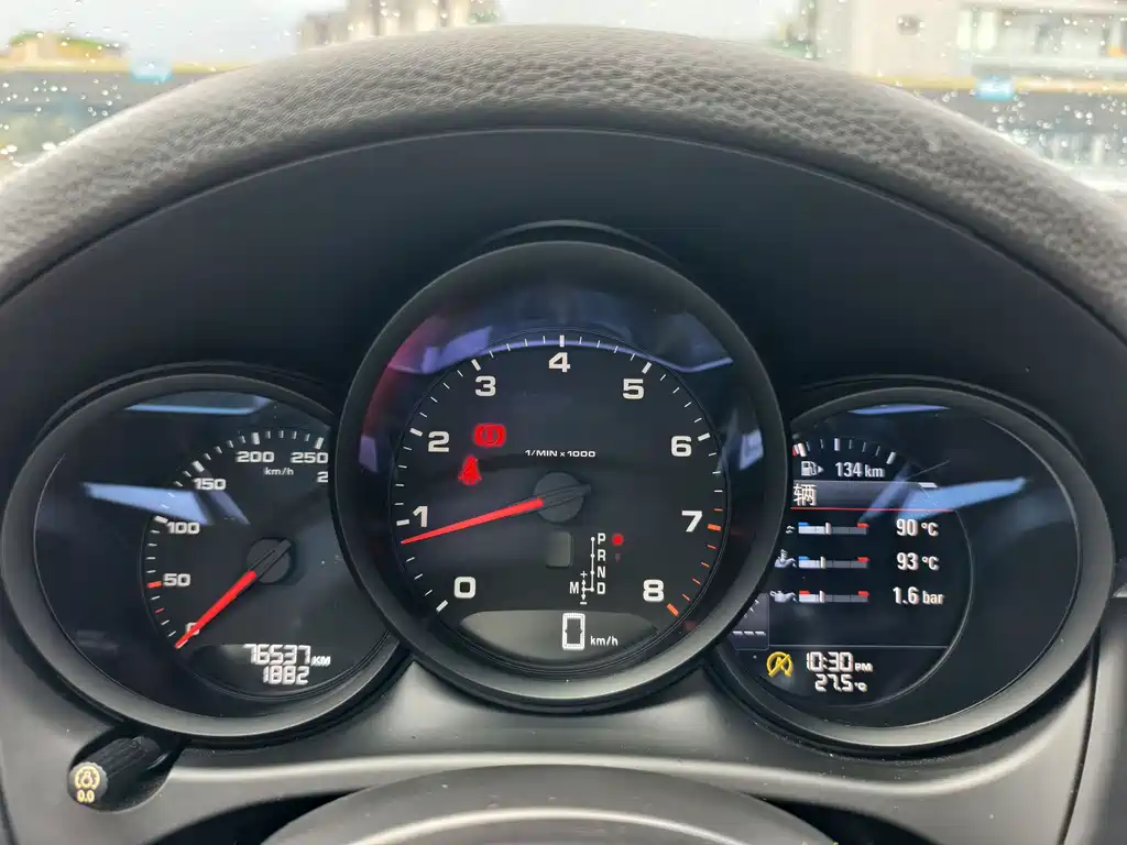 Porsche Macan 2018 — фото 12