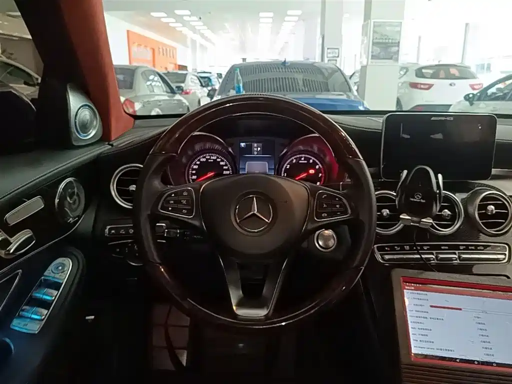 Mercedes-Benz GLC 2017 — фото 11