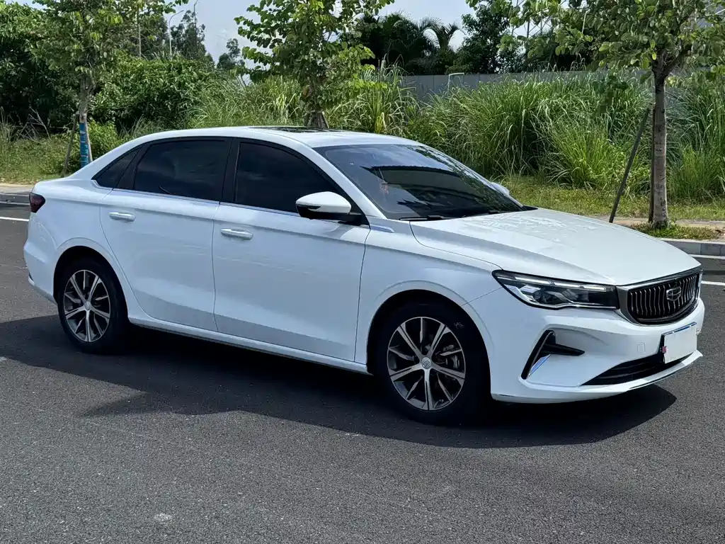 Geely Emgrand 2023