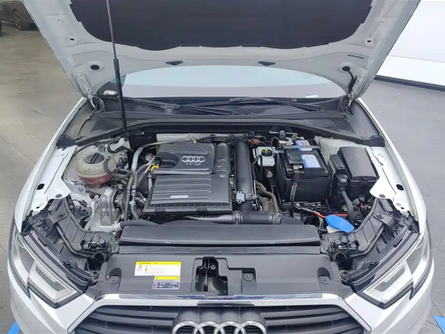 Audi A3 2018 — фото 10