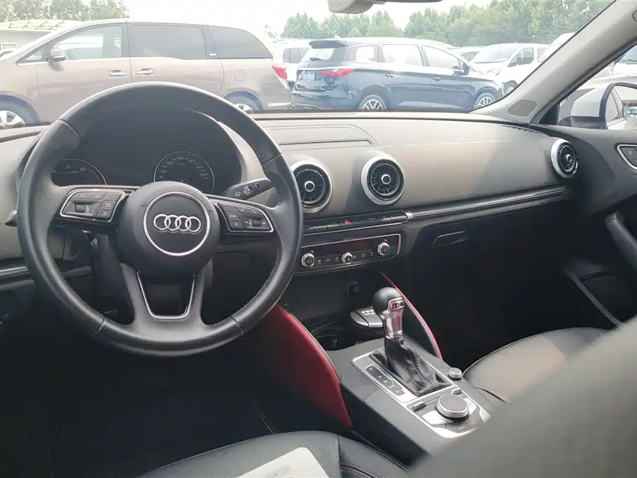 Audi A3 2018 — фото 12