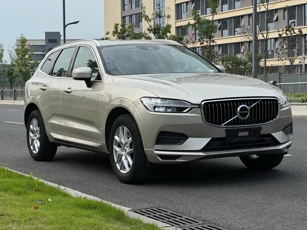 Volvo XC60 2018 — фото 3