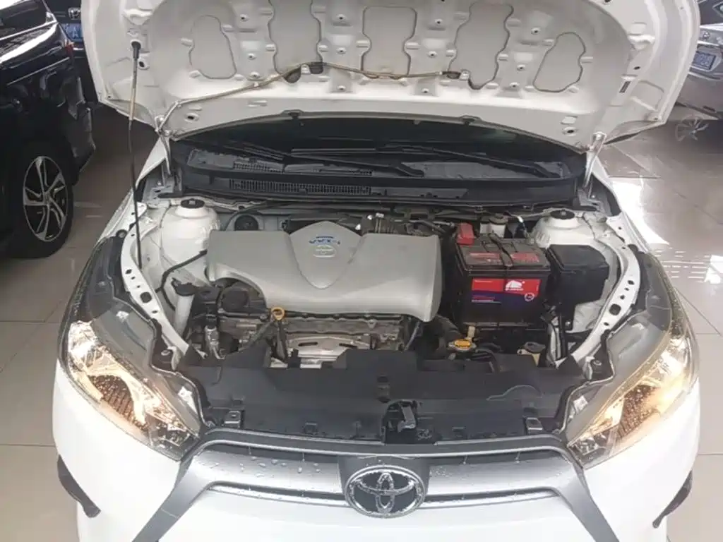 Toyota Yaris L 2015 — фото 20