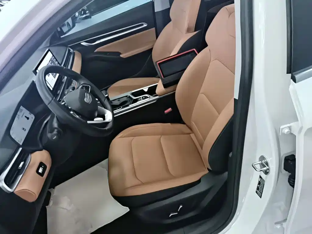Geely Emgrand 2024 — фото 15
