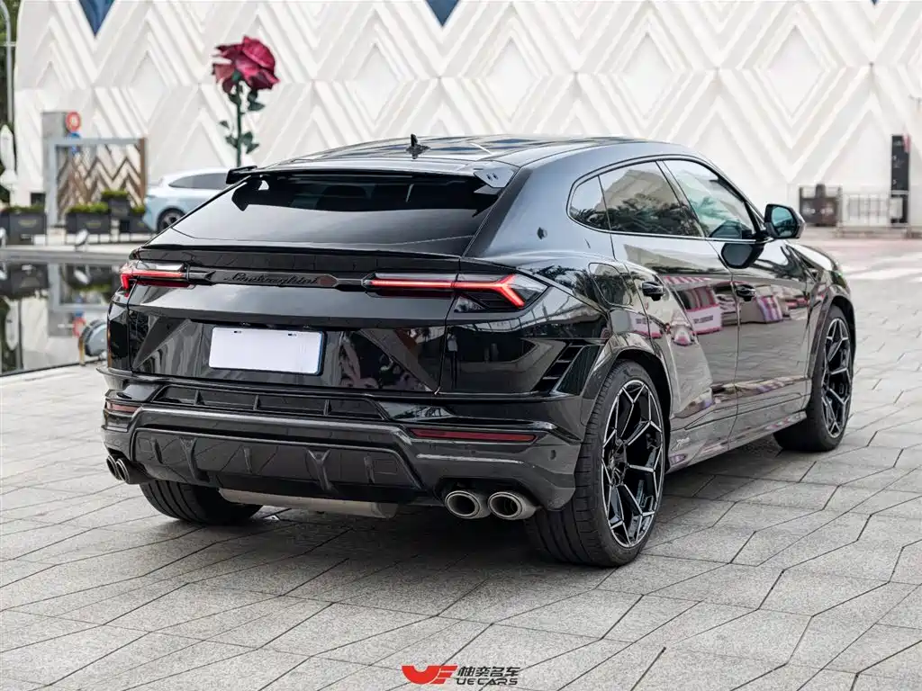 Lamborghini Urus 2023 — фото 4