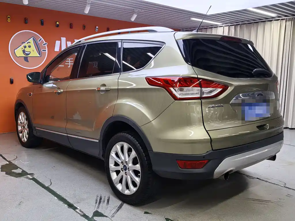 Ford Kuga 2013 — фото 9