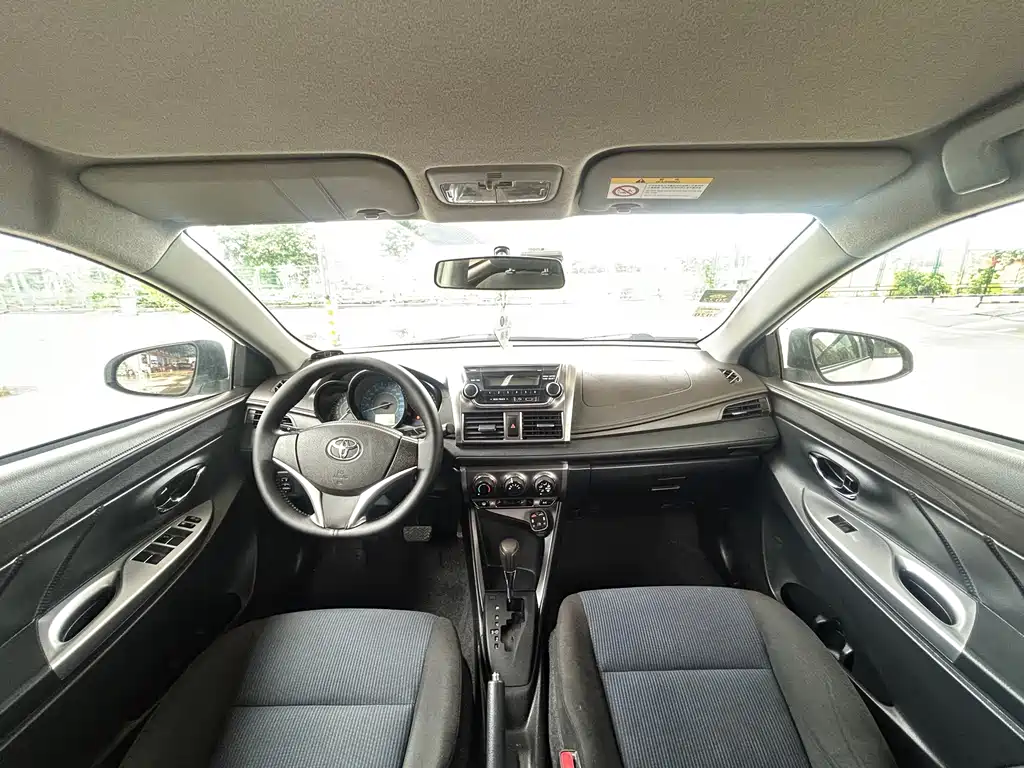 Toyota Yaris L 2016 — фото 13