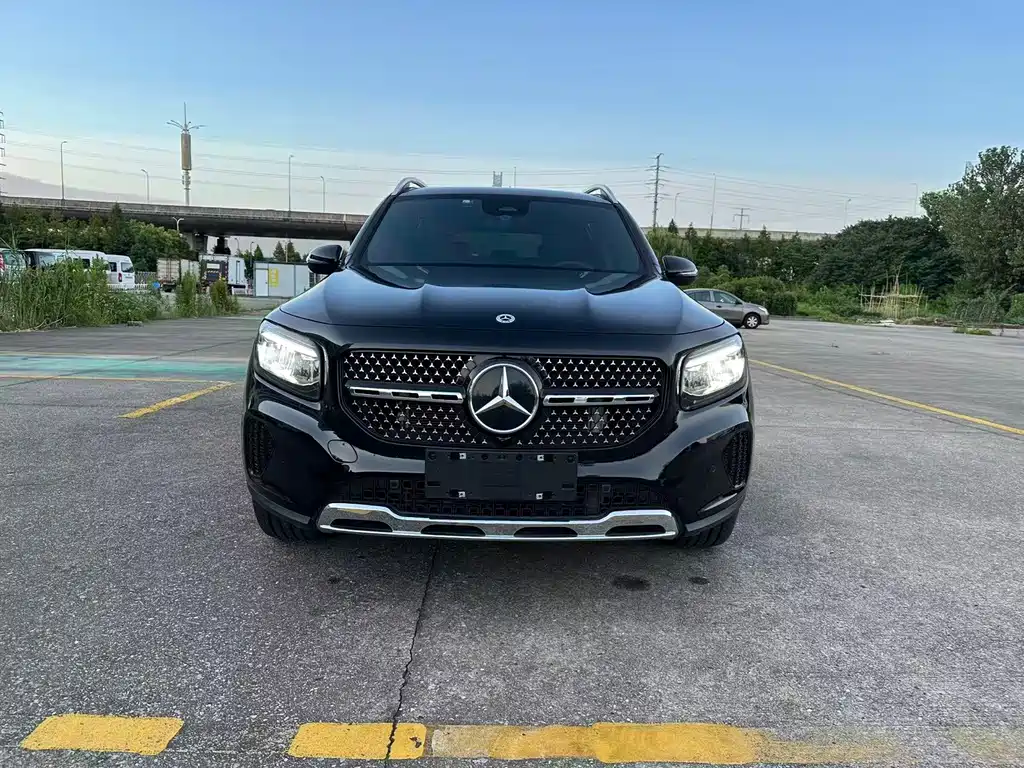 Mercedes-Benz GLB 2025
