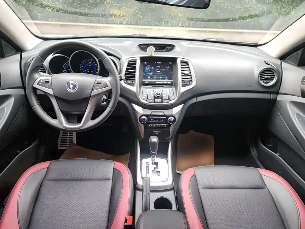 Changan Eado XT 2016 — фото 10