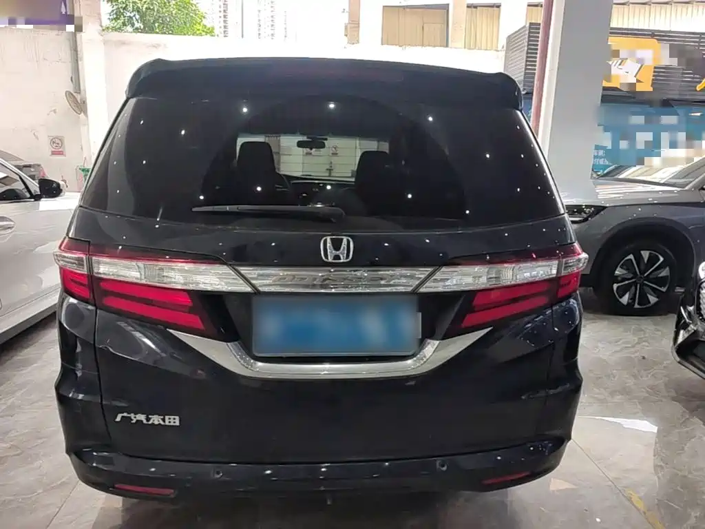 Honda Odyssey 2016 — фото 6