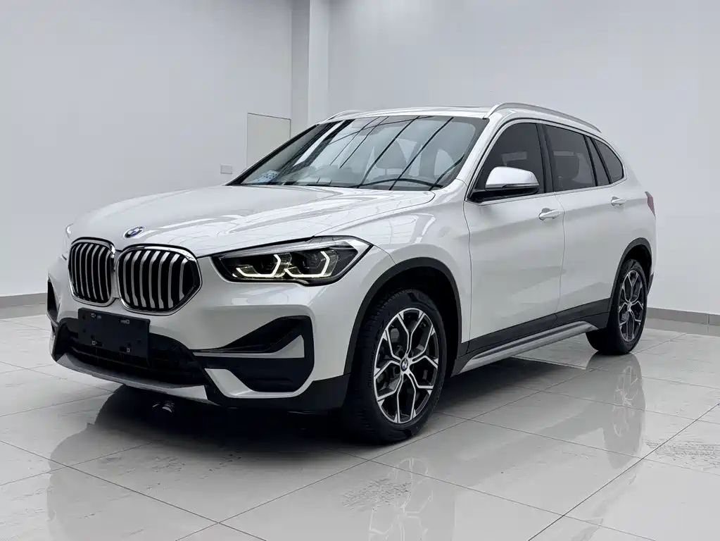 BMW X1 2022 — фото 1