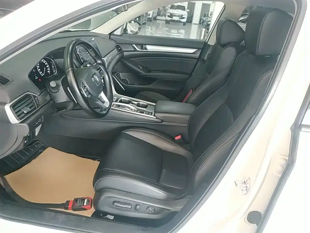 Honda Accord 2023 — фото 11