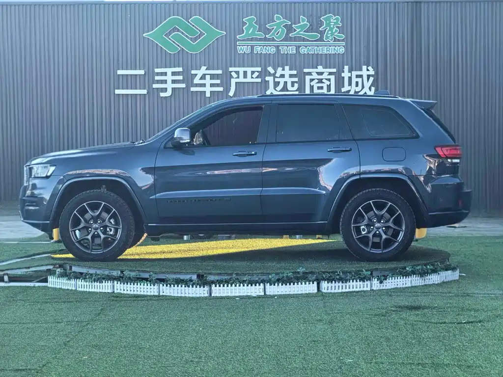 Jeep Grand Cherokee 2021 — фото 20