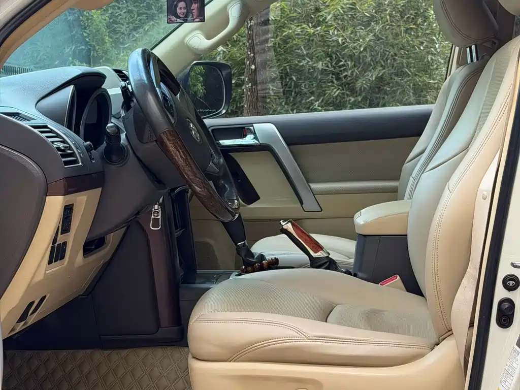Toyota Prado 2015 — фото 4