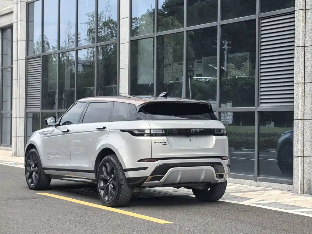 Land Rover Evoque 2024 — фото 12