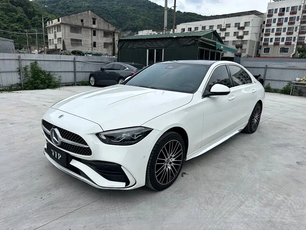 Mercedes-Benz C-Class 2025 — фото 1