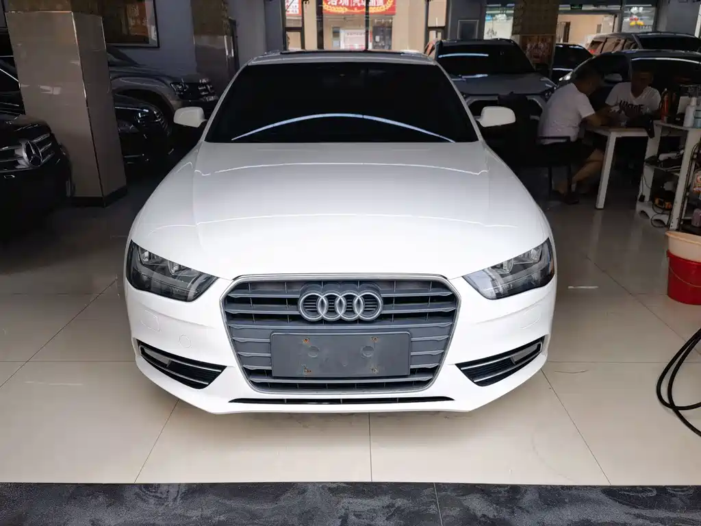Audi A4L 2014
