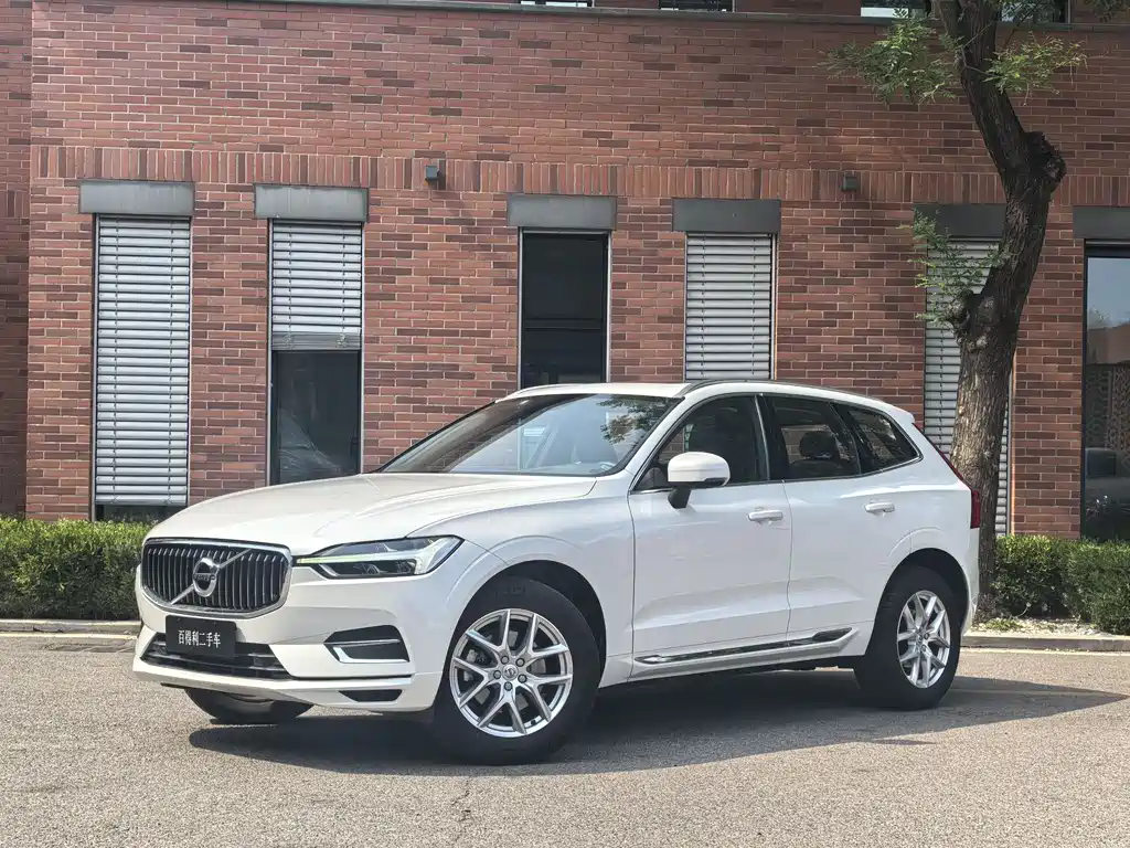 Volvo XC60 2020 — фото 1