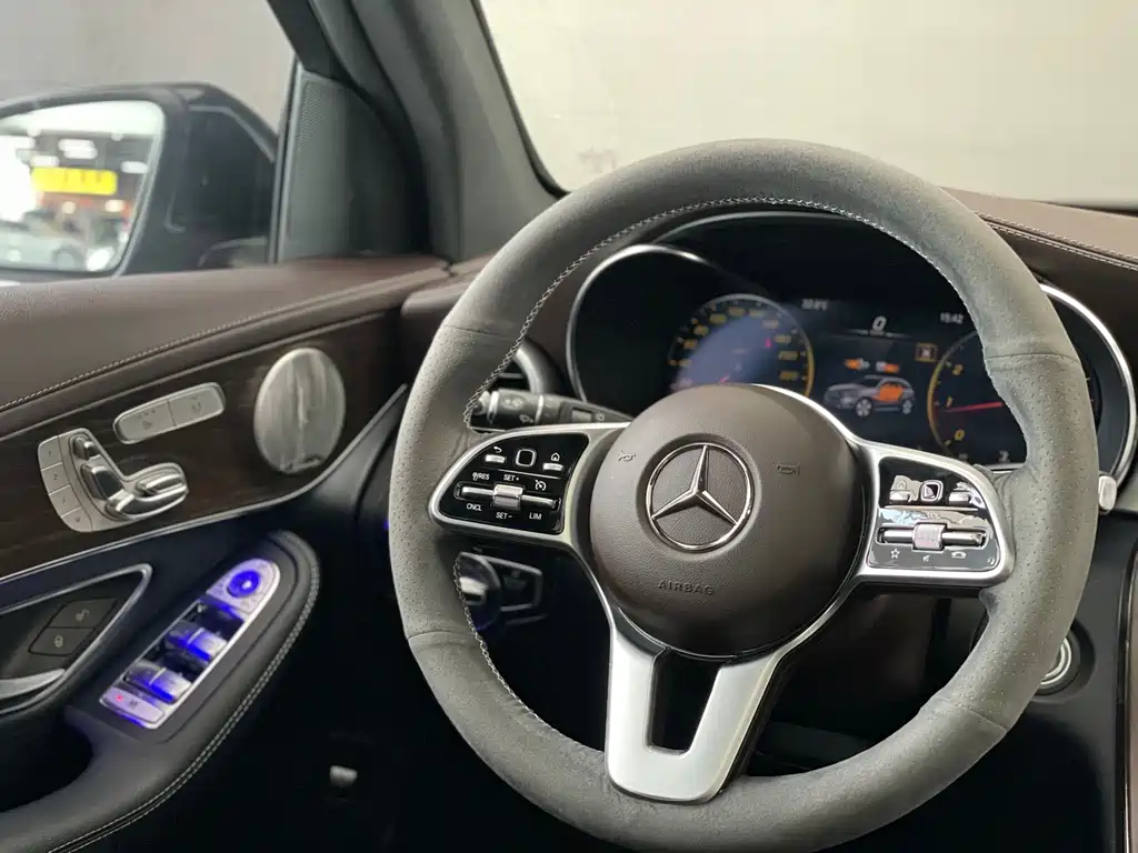 Mercedes-Benz GLC 2022 — фото 16