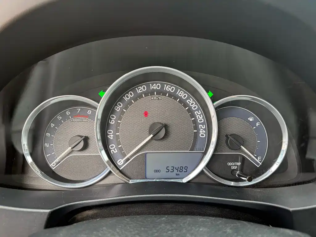 Toyota Corolla 2015 — фото 10