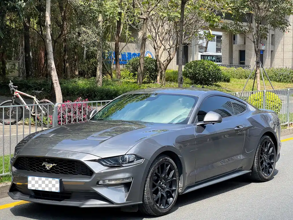 Ford Mustang 2023 — фото 1