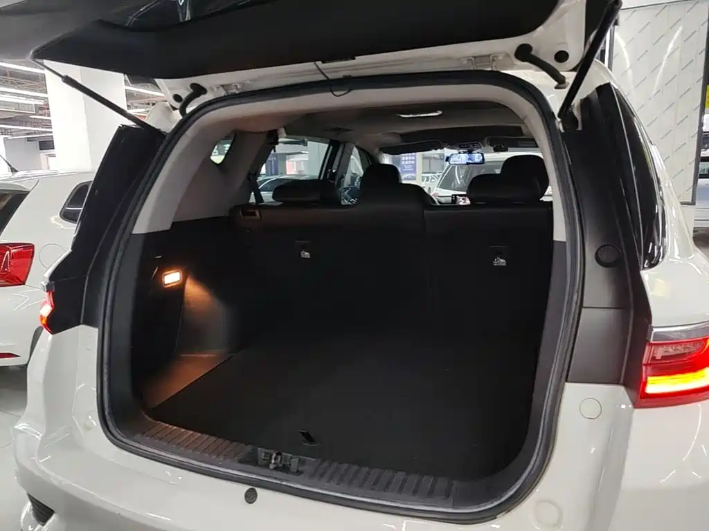 Geely Vision X6 2020 — фото 19