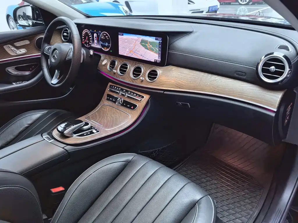 Mercedes-Benz E-Class 2017 — фото 14