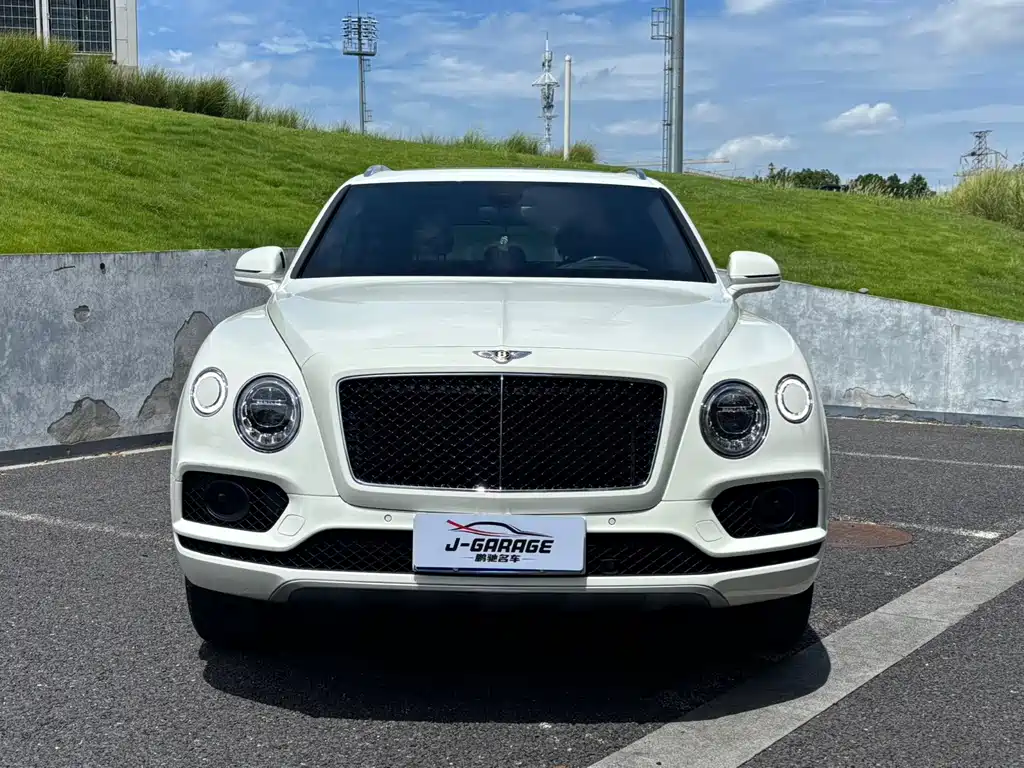 Bentley Bentayga 2019 — фото 1