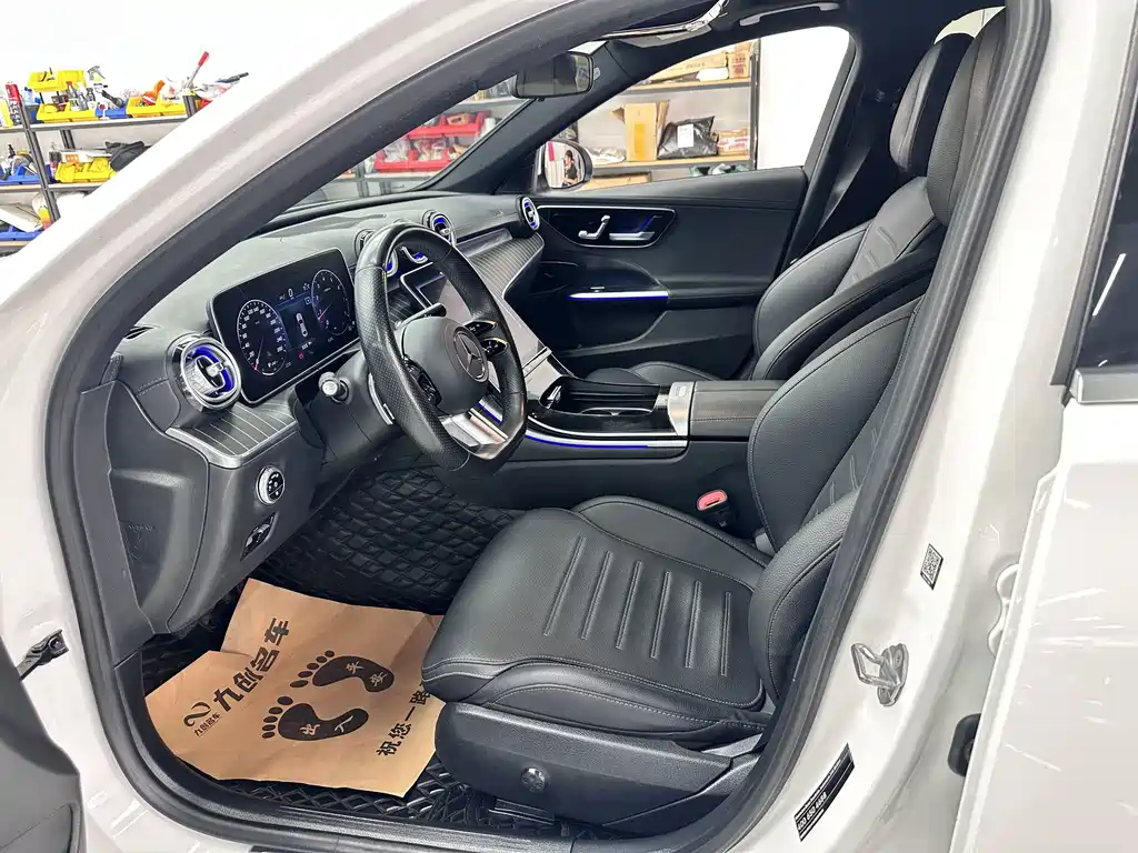 Mercedes-Benz C-Class 2023 — фото 10
