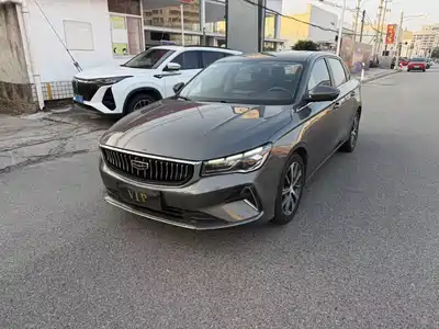 Geely Emgrand 2022