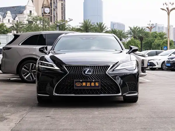 Lexus LS 2021