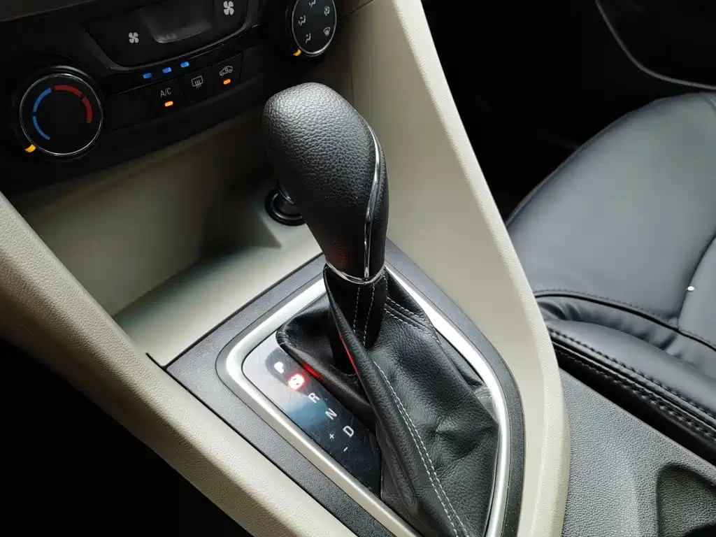 Buick Excelle 2017 — фото 13