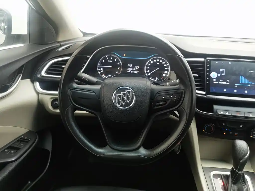 Buick Excelle 2017 — фото 11