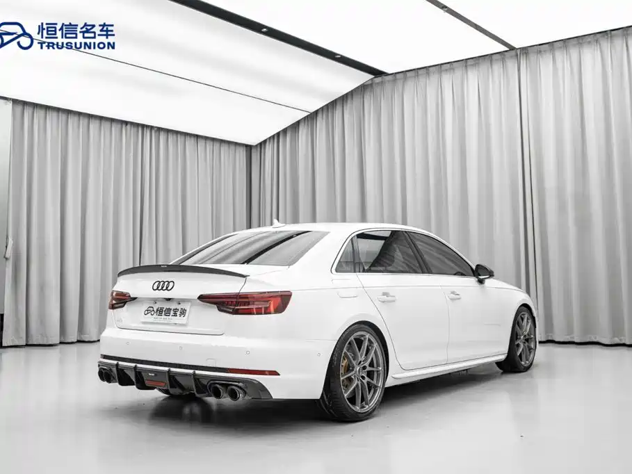 Audi A4L 2020