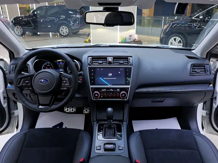 Subaru Legacy 2021 — фото 19