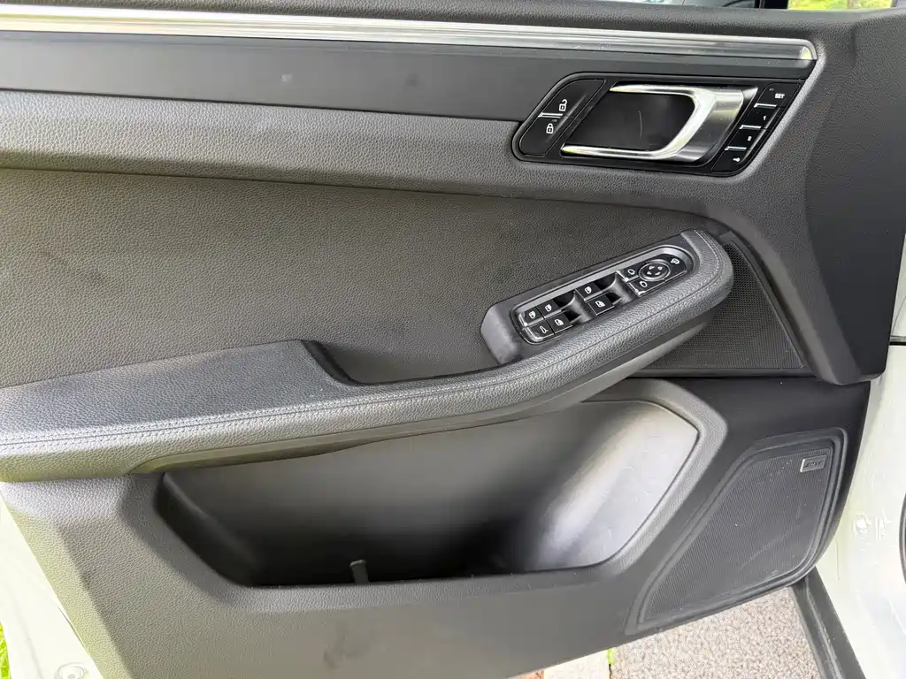 Porsche Macan 2020 — фото 15