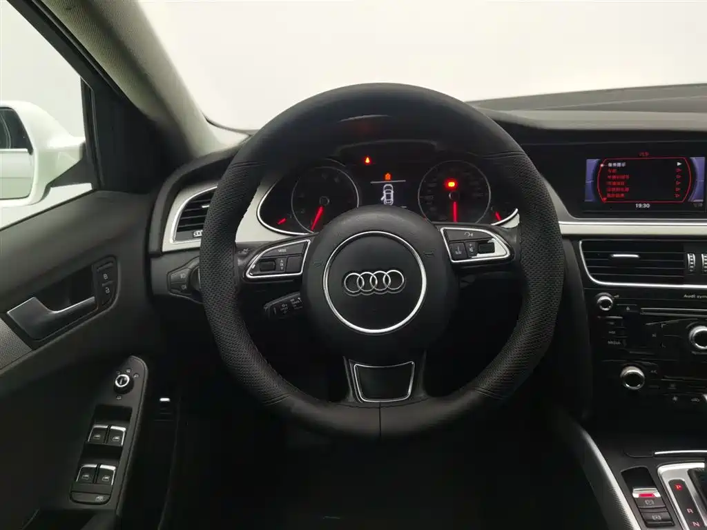 Audi A4L 2016 — фото 11