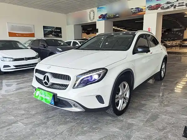 Mercedes-Benz GLA 2015