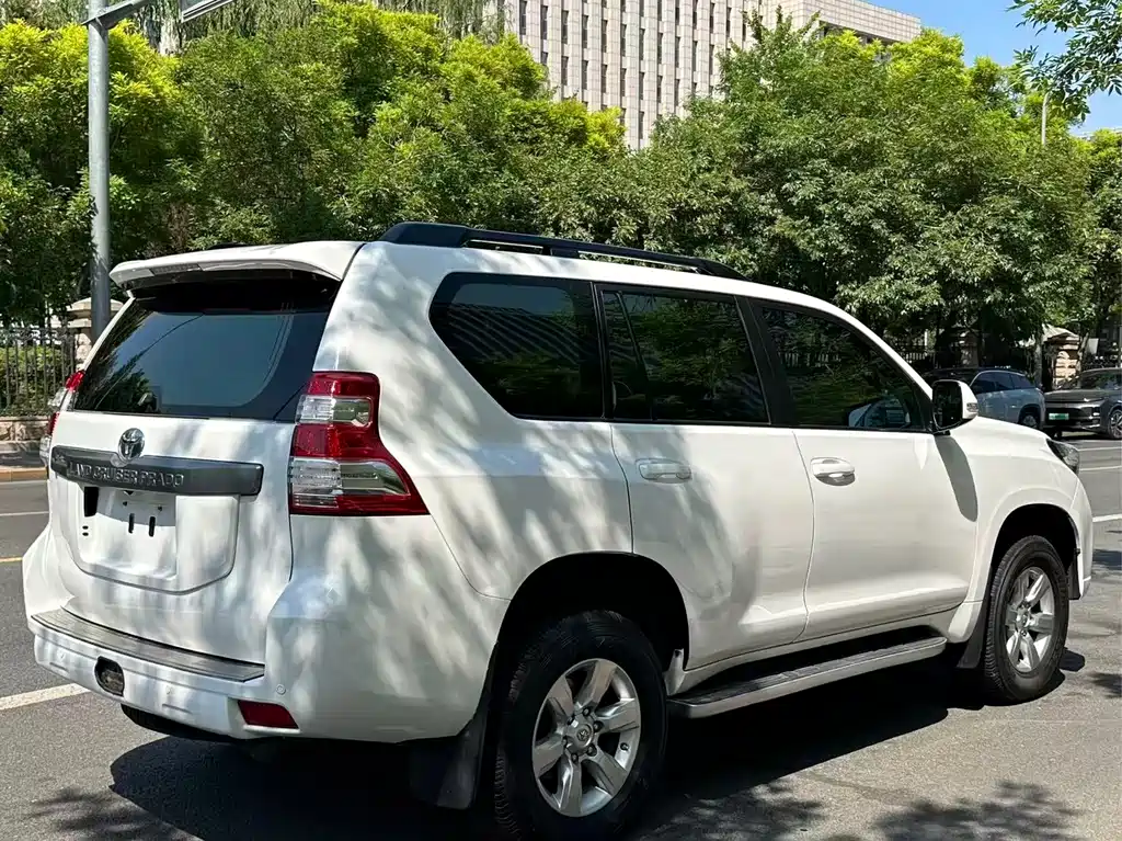 Toyota Prado 2015 — фото 4