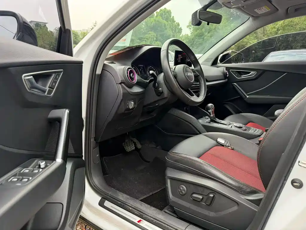 Audi Q2L 2021