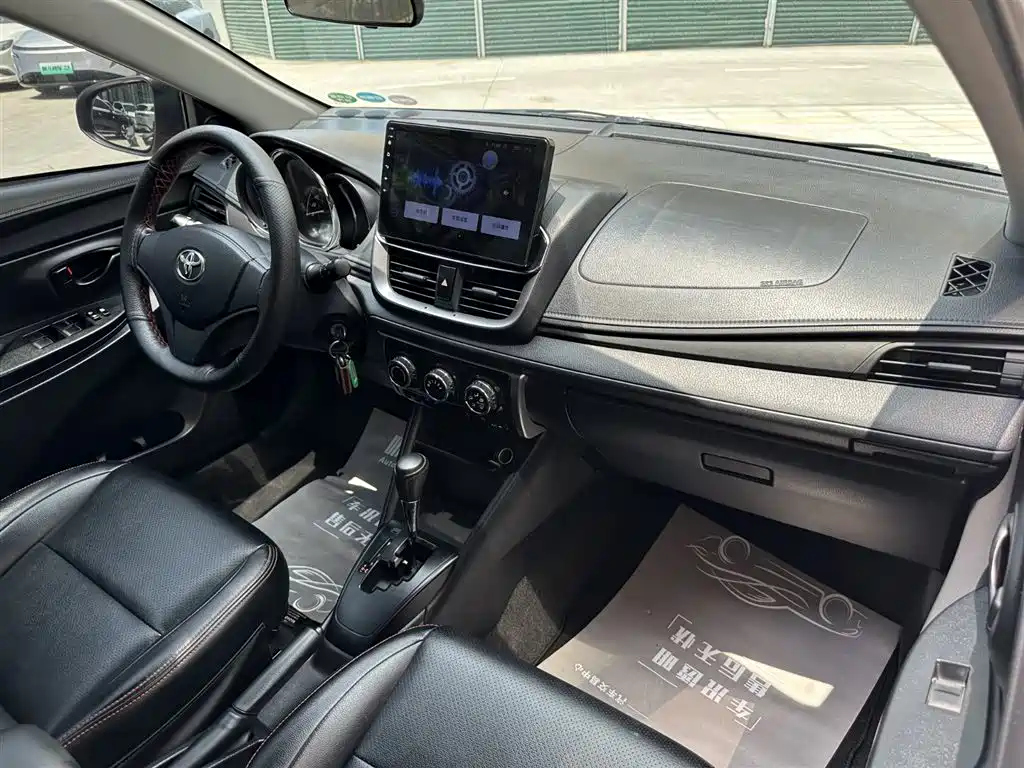 Toyota Yaris L 2020 — фото 10