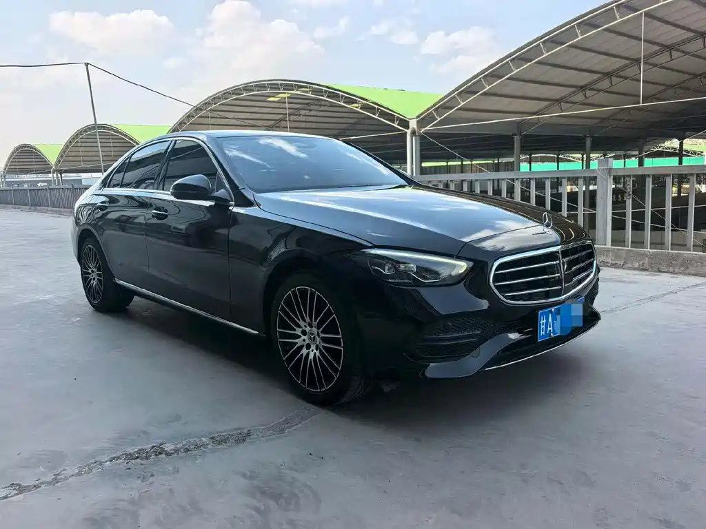 Mercedes-Benz C-Class 2023 — фото 3