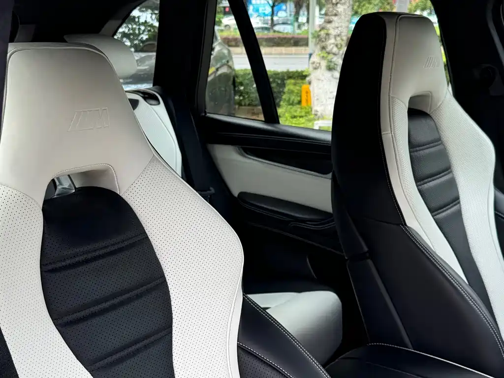 BMW X5 M 2016 — фото 15