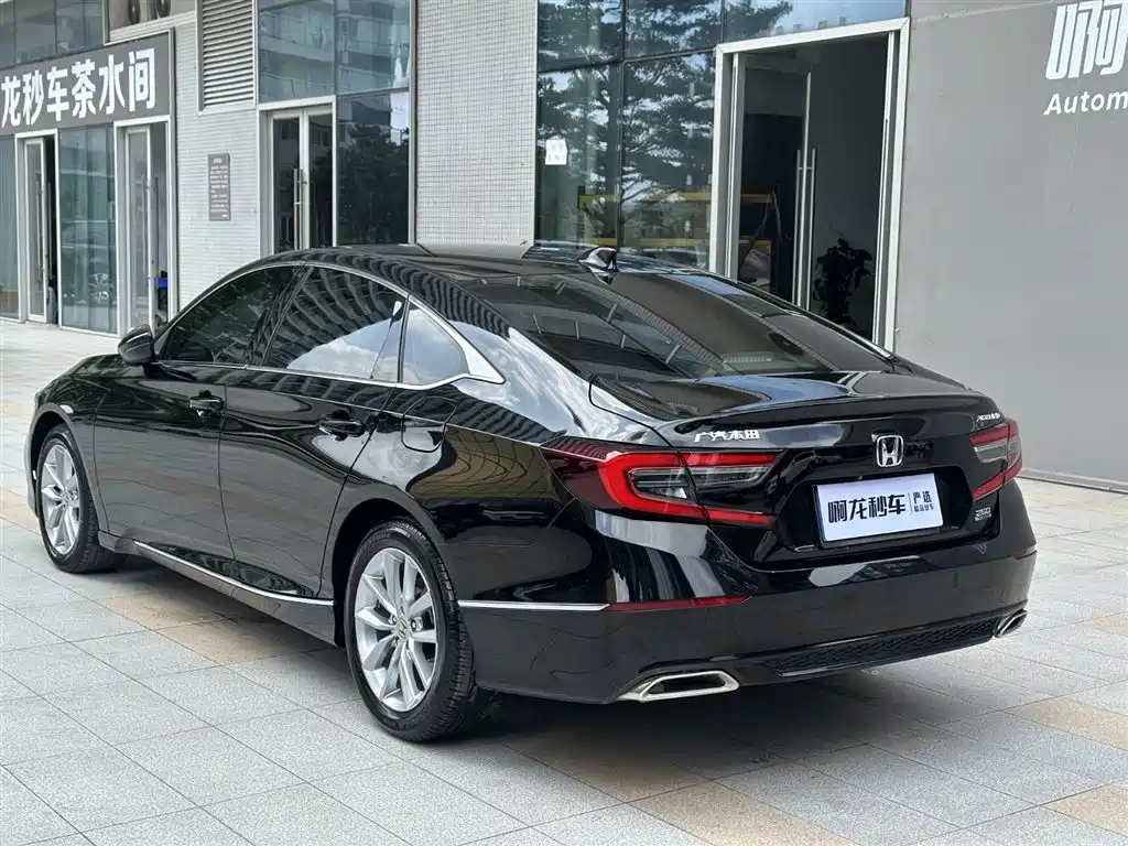 Honda Accord 2022 — фото 13