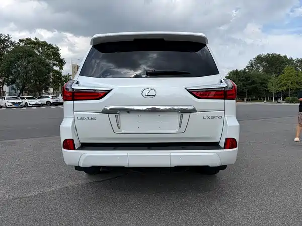 Lexus LX 2018