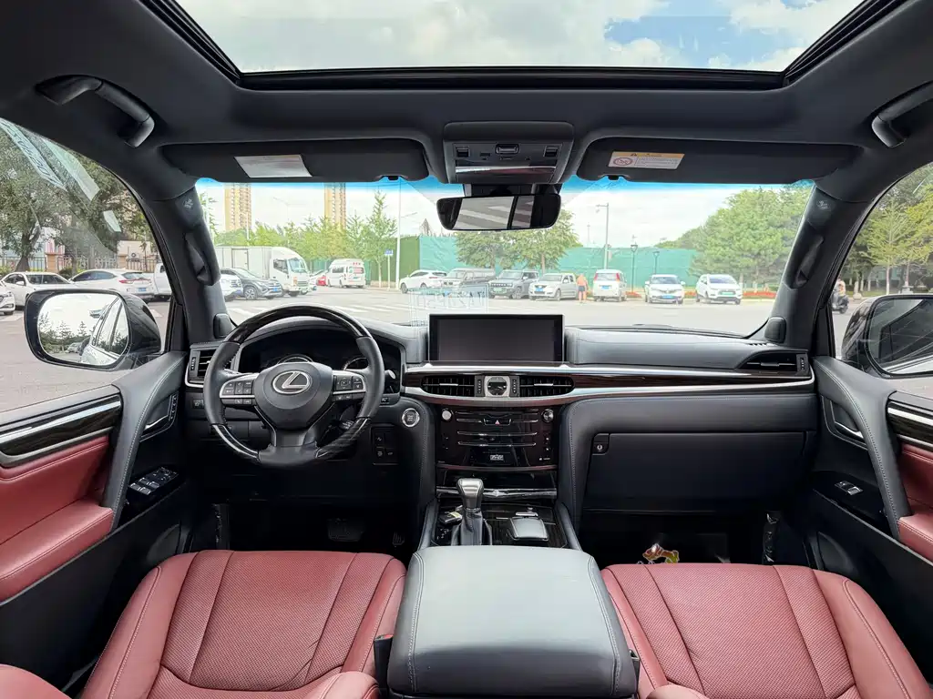 Lexus LX 2018 — фото 17