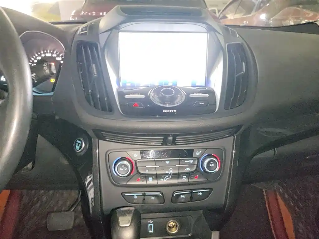 Ford Kuga 2019 — фото 13