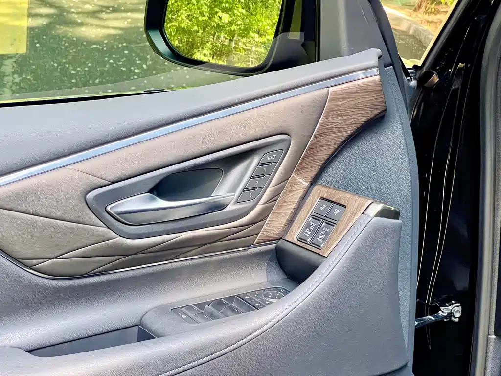 Toyota Vellfire 2025 — фото 19