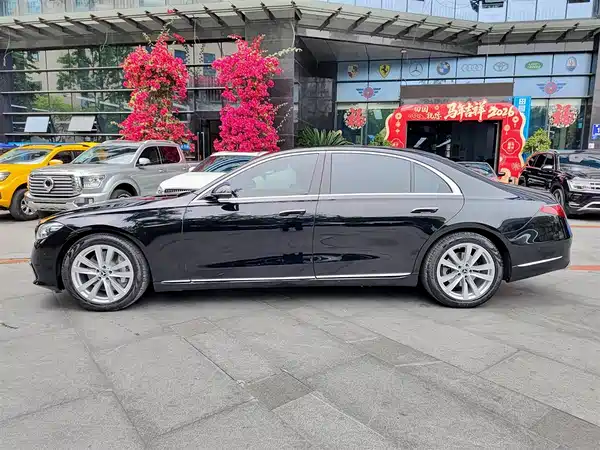 Mercedes-Benz S-Class 2022